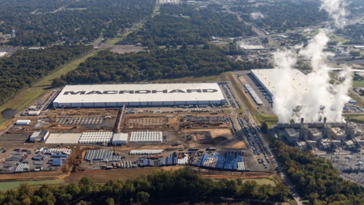 The company is doubling down on its use of air-polluting gas turbines despite backlash.