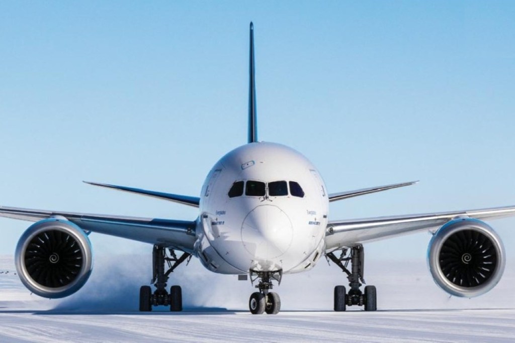 India's two biggest airlines spent the last few years expanding aggressively abroad. IndiGo leased wide-body aircraft for the first time. Air India was looking to rebuild into a world-class global carrier. Both are now in retreat, at least temporarily, from s…