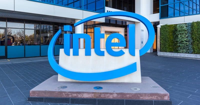 Intel's soaring valuation, driven by AI momentum and government backing, raises concerns of a potential tech bubble reminiscent of 1999.
The post Intel’s valuation soars as price-to-sales ratio jumps to over 11x appeared first on Crypto Briefing.