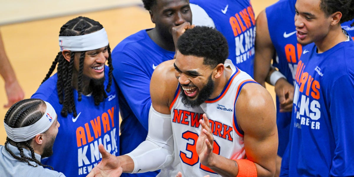 A New York City bar is joining in the Knicks mania — offering free drinks to patrons, and hedging the risk on Kalshi.