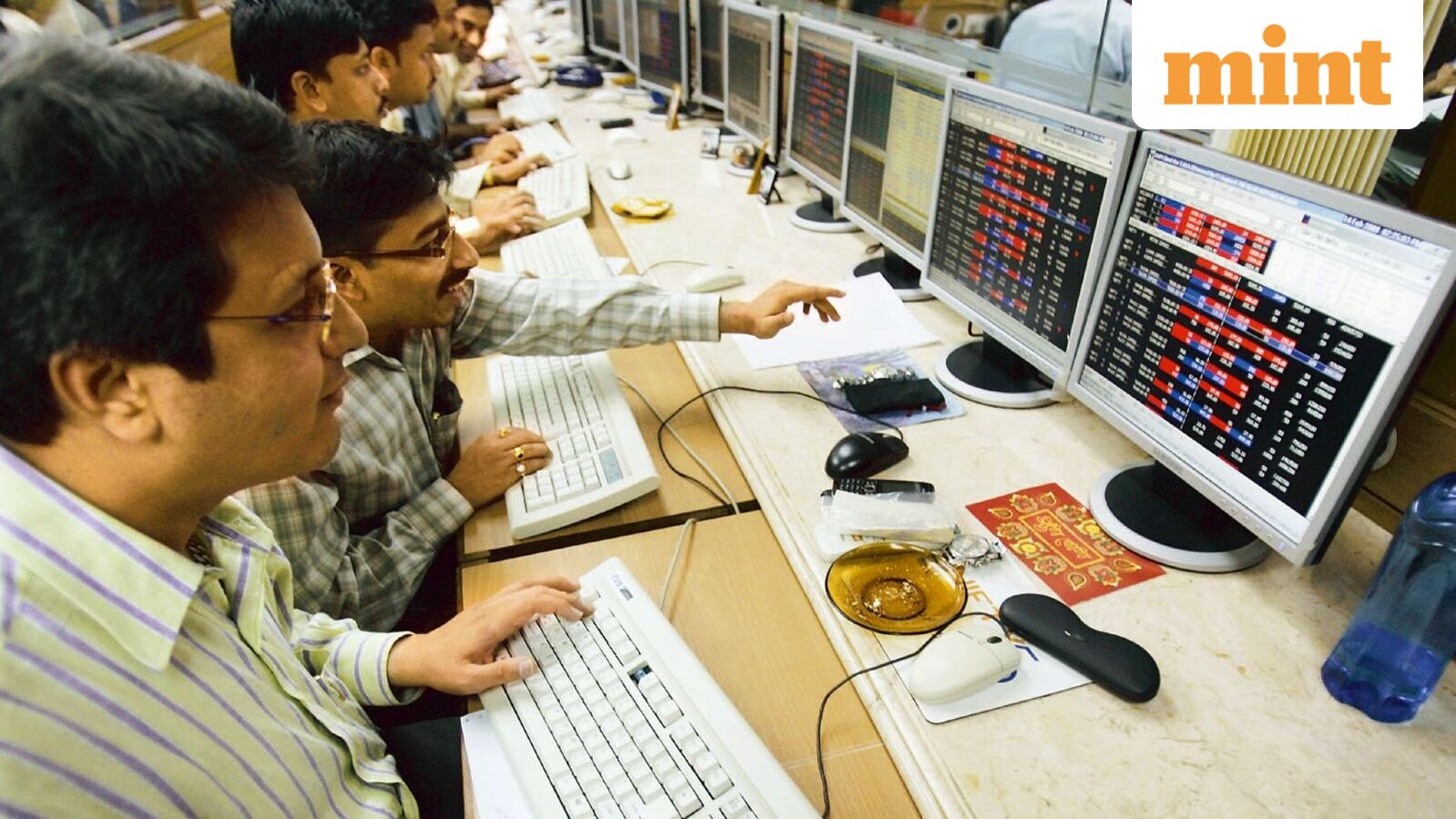 Zerodha, Groww, Angel One and Upstox have received approval to offer international and US stock investing through GIFT City. The services are expected to be rolled out in the coming months after technology and compliance requirements are completed.